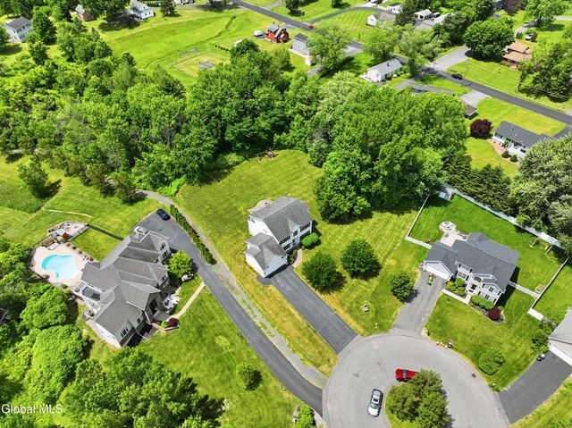 29 Heritage Court, Cohoes, NY 12047