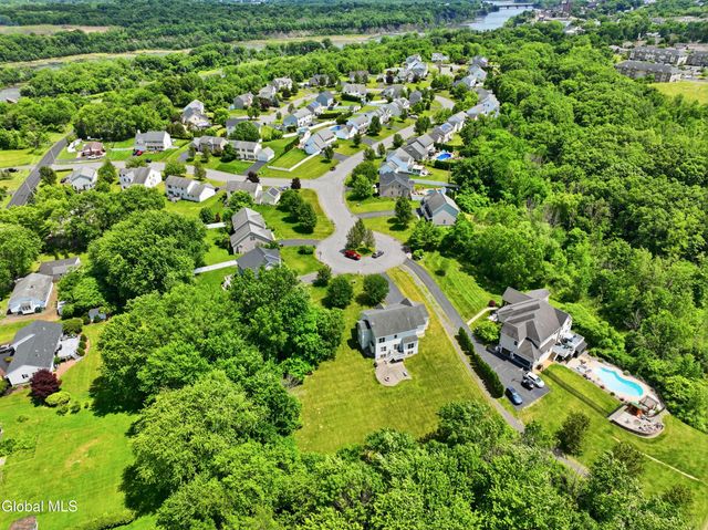 29 Heritage Court, Cohoes, NY 12047
