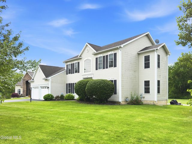 29 Heritage Court, Cohoes, NY 12047