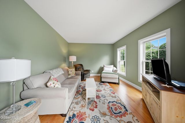 29 Heritage Court, Cohoes, NY 12047