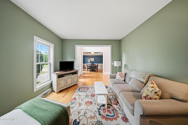 29 Heritage Court, Cohoes, NY 12047