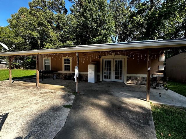 629 Hidden Oaks Drive, Point Blank, TX 77364
