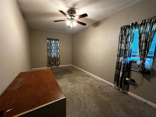 629 Hidden Oaks Drive, Point Blank, TX 77364