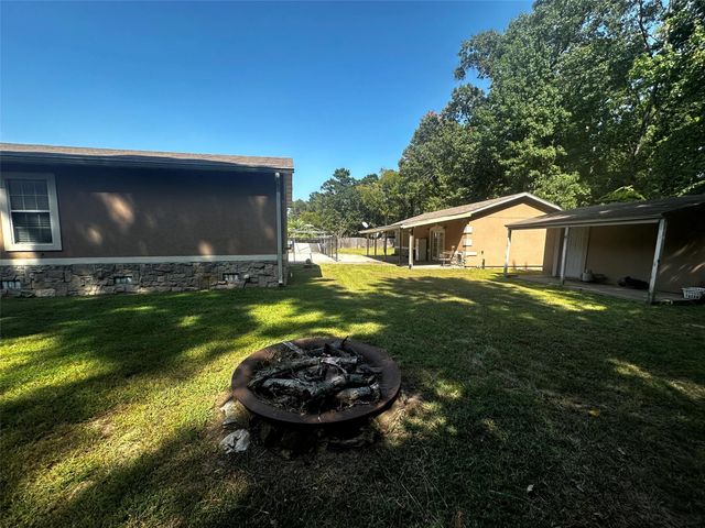 629 Hidden Oaks Drive, Point Blank, TX 77364
