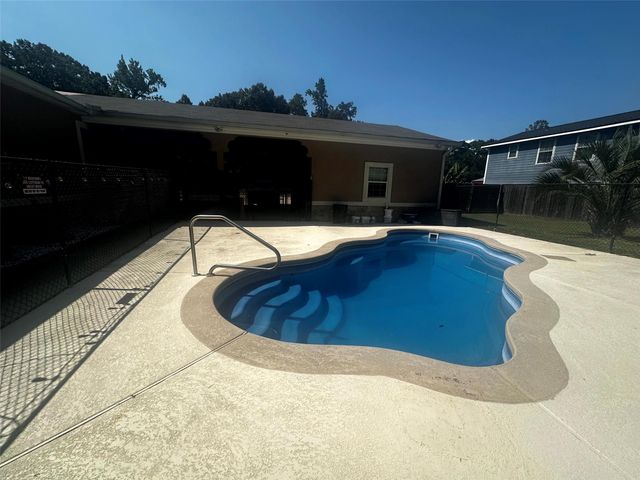 629 Hidden Oaks Drive, Point Blank, TX 77364