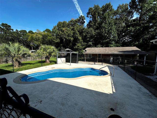 629 Hidden Oaks Drive, Point Blank, TX 77364