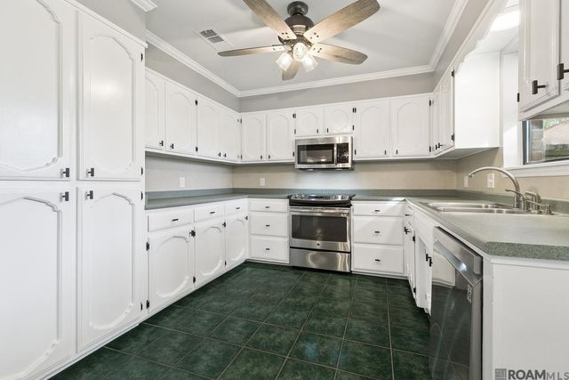 3314 Cedar St, Zachary, LA 70791