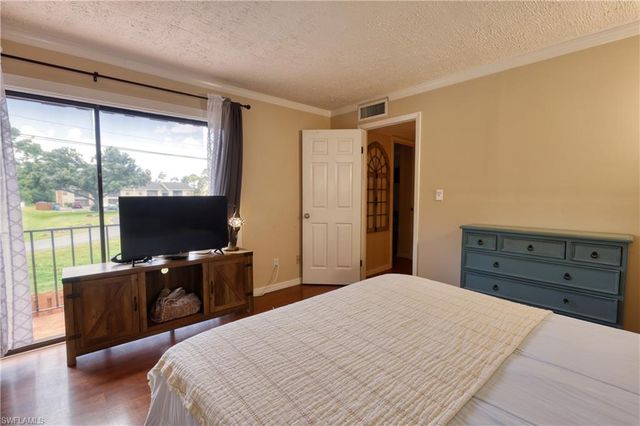 1724 Park Meadows DR 2, Fort Myers, FL 33907