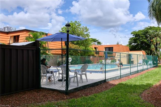 1724 Park Meadows DR 2, Fort Myers, FL 33907