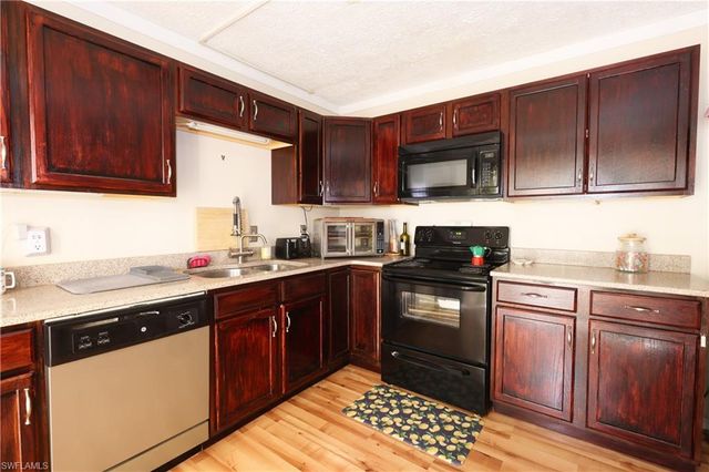 1724 Park Meadows DR 2, Fort Myers, FL 33907