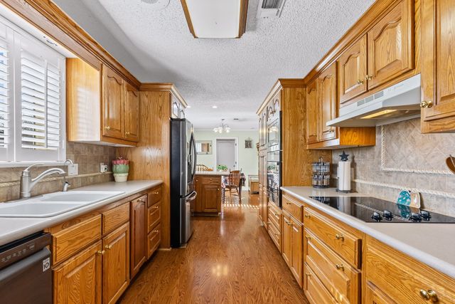 1115 36th Street NE, Paris, TX 75462