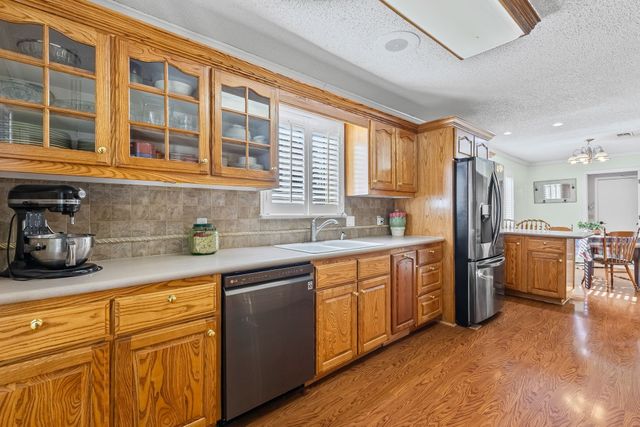 1115 36th Street NE, Paris, TX 75462