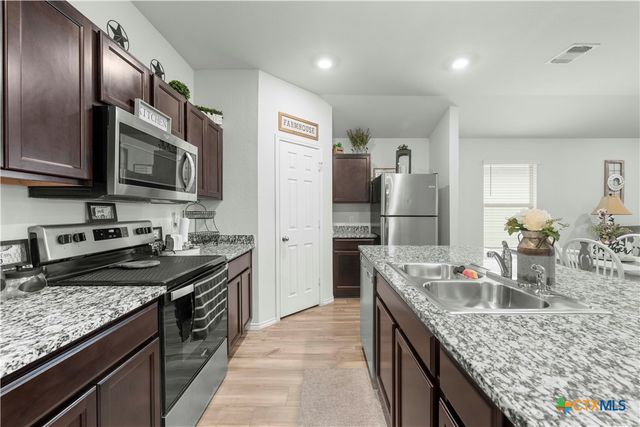 336 Jacquard Court, Troy, TX 76579