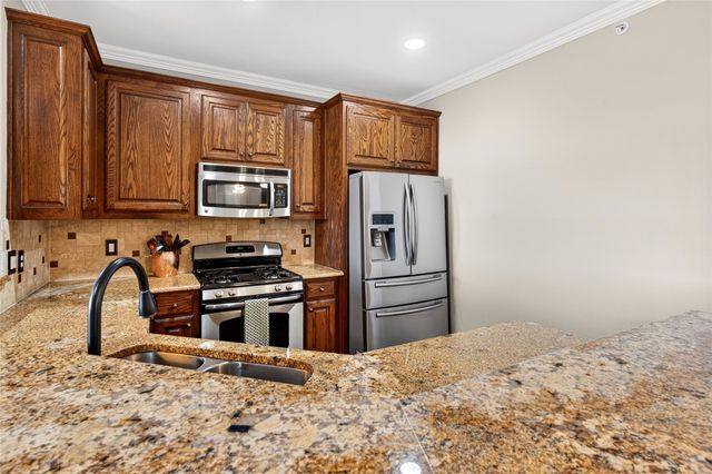 500 Waters Edge Drive 235, Lake Dallas, TX 75065