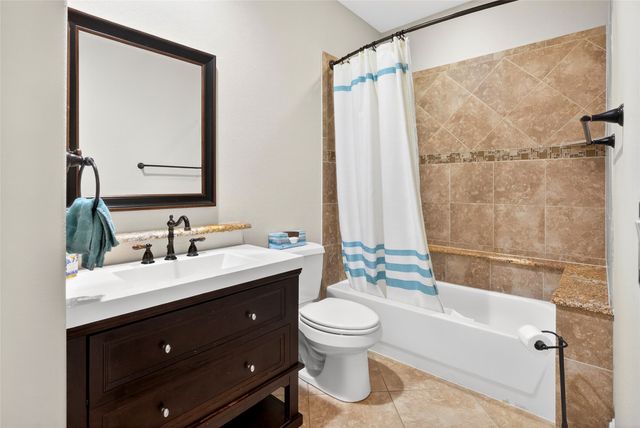 500 Waters Edge Drive 235, Lake Dallas, TX 75065