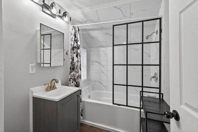 884 Westminster Street, Saint Paul, MN 55130