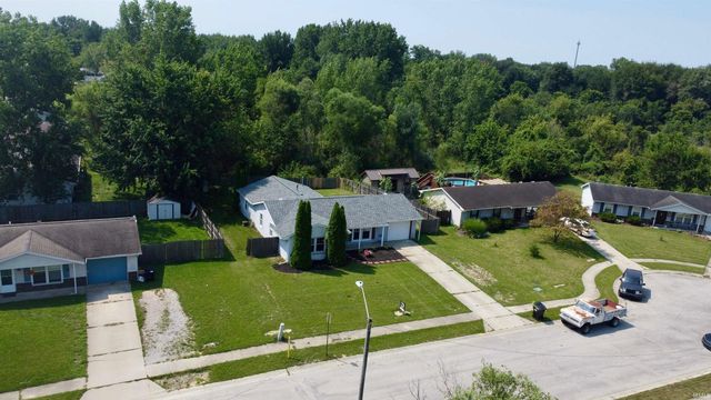 311 Maxine Drive, Garrett, IN 46738