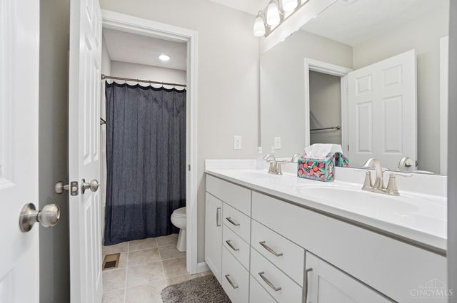 11911 Abbeytown Drive, Colerain Twp, OH 45251