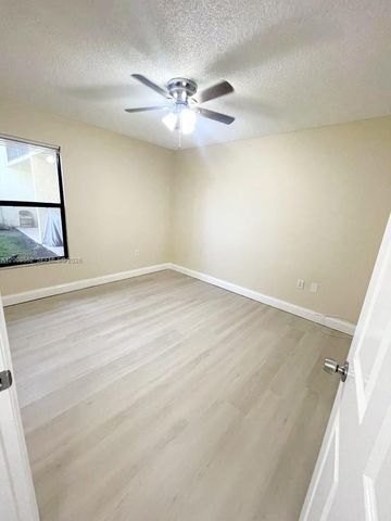 1522 LAKE CRYSTAL DR C, West Palm Beach, FL 33411