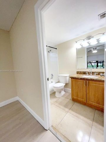 1522 LAKE CRYSTAL DR C, West Palm Beach, FL 33411