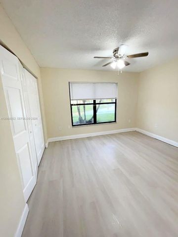 1522 LAKE CRYSTAL DR C, West Palm Beach, FL 33411