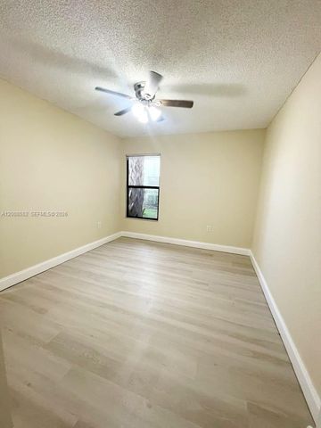 1522 LAKE CRYSTAL DR C, West Palm Beach, FL 33411