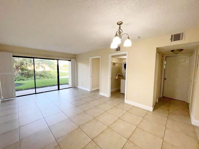 1522 LAKE CRYSTAL DR C, West Palm Beach, FL 33411