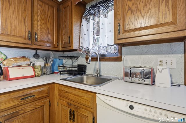 80 Lenox Street, Manchester, CT 06040