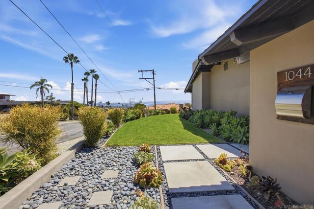 1044 Avenida Amantea, La Jolla, CA 92037