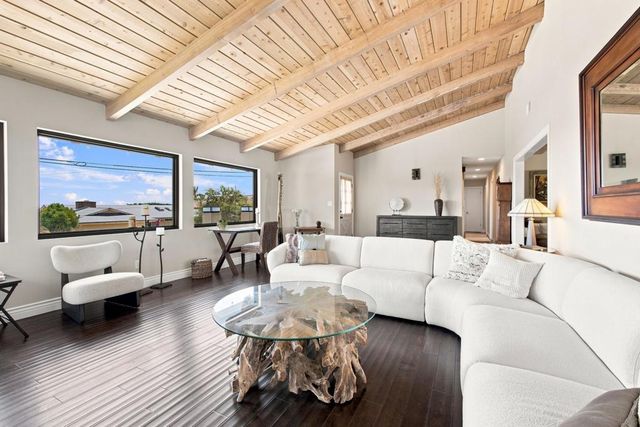 1044 Avenida Amantea, La Jolla, CA 92037