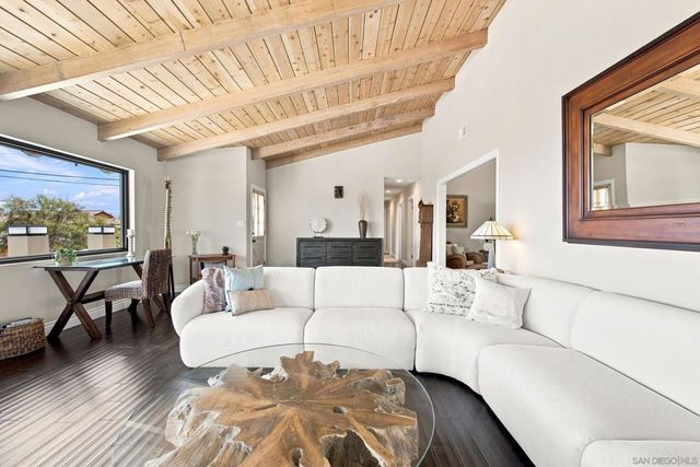 1044 Avenida Amantea, La Jolla, CA 92037