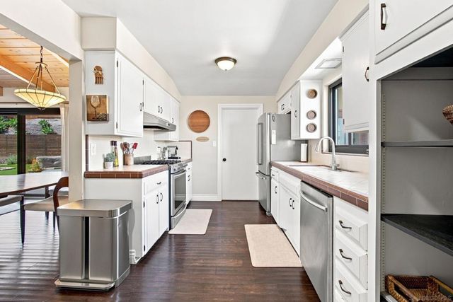 1044 Avenida Amantea, La Jolla, CA 92037