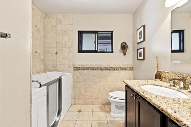 1044 Avenida Amantea, La Jolla, CA 92037