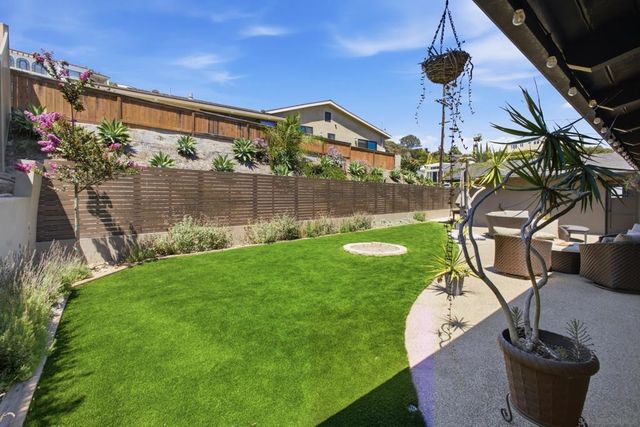 1044 Avenida Amantea, La Jolla, CA 92037