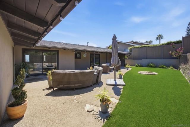 1044 Avenida Amantea, La Jolla, CA 92037