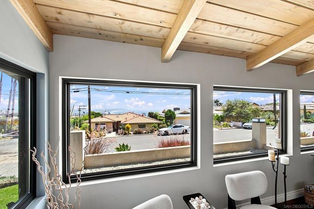 1044 Avenida Amantea, La Jolla, CA 92037