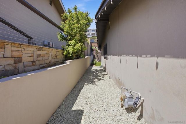 1044 Avenida Amantea, La Jolla, CA 92037
