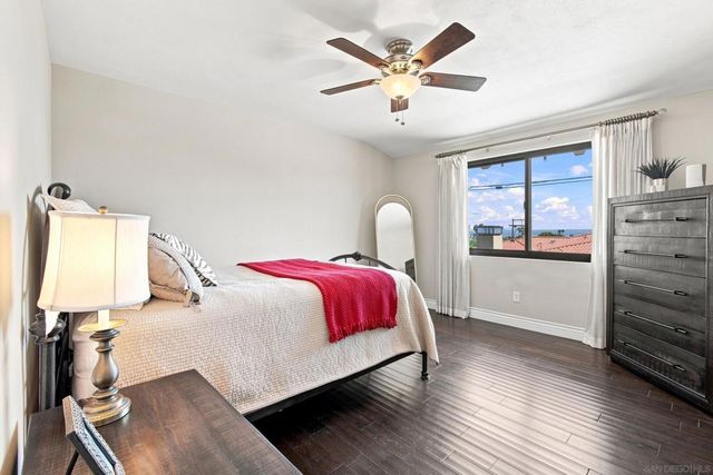 1044 Avenida Amantea, La Jolla, CA 92037