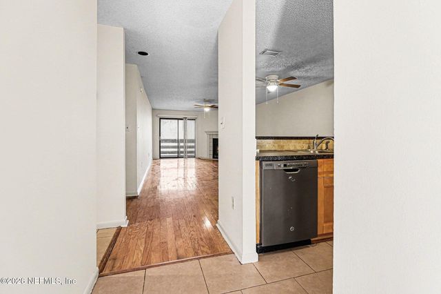 1604 ARCADIA Drive 108, Jacksonville, FL 32207