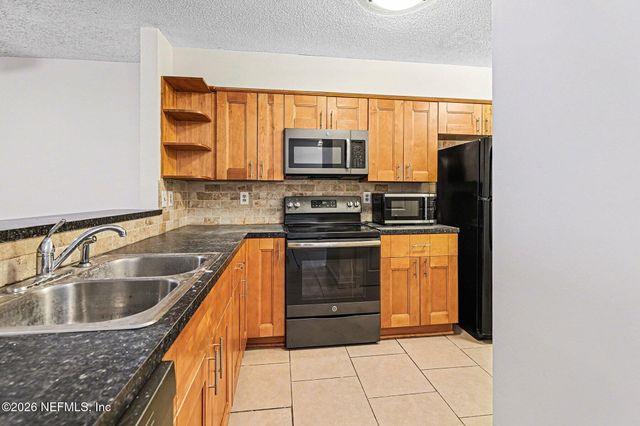 1604 ARCADIA Drive 108, Jacksonville, FL 32207