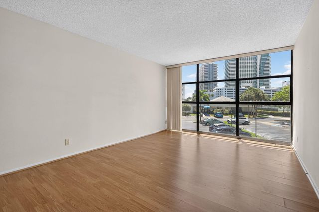 600 Parkview Drive 230, Hallandale Beach, FL 33009