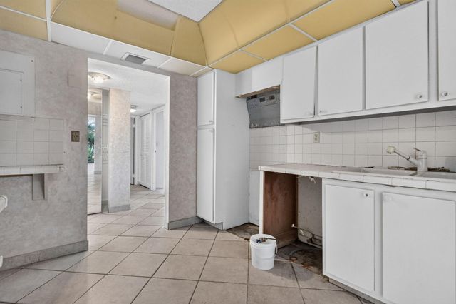 600 Parkview Drive 230, Hallandale Beach, FL 33009