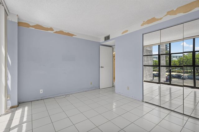600 Parkview Drive 230, Hallandale Beach, FL 33009