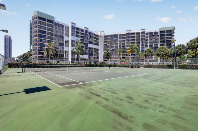 600 Parkview Drive 230, Hallandale Beach, FL 33009
