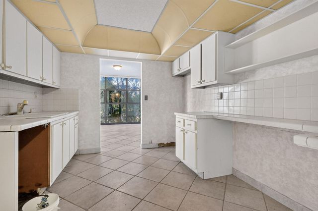 600 Parkview Drive 230, Hallandale Beach, FL 33009