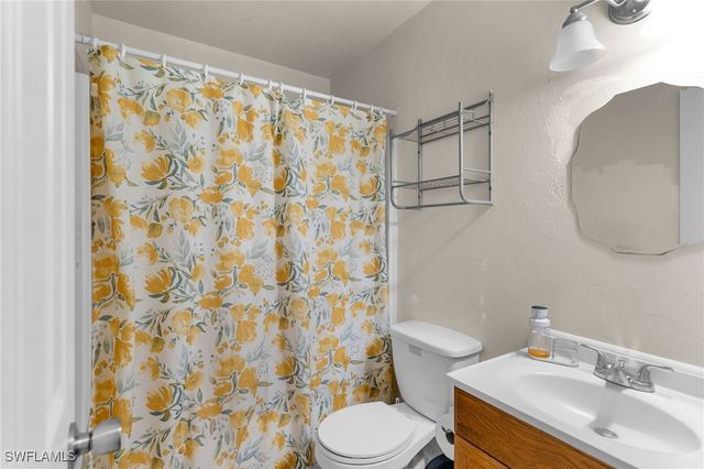 1210 NE 5th PL, Cape Coral, FL 33909