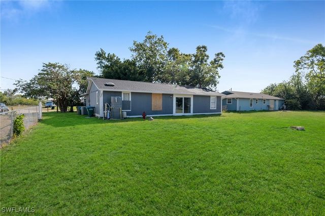 1210 NE 5th PL, Cape Coral, FL 33909