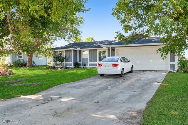 1210 NE 5th PL, Cape Coral, FL 33909