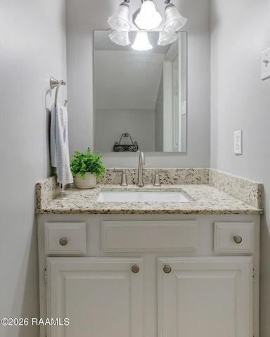 100 Winchester Drive 201, Lafayette, LA 70506