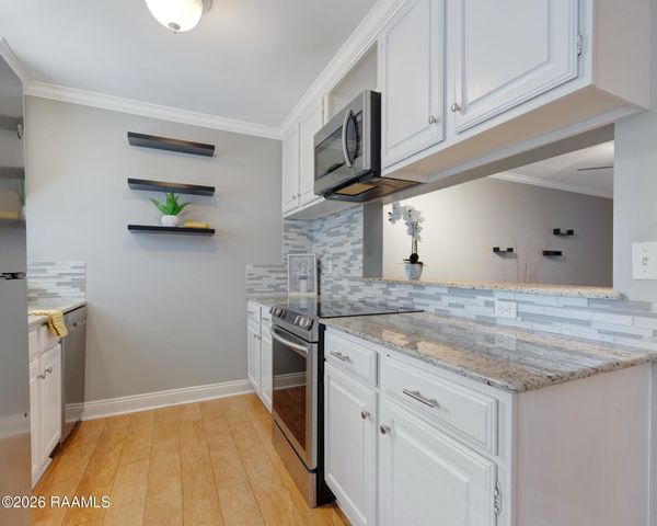 100 Winchester Drive 201, Lafayette, LA 70506